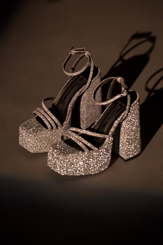 CAMILA 954 GLITTER PLATA