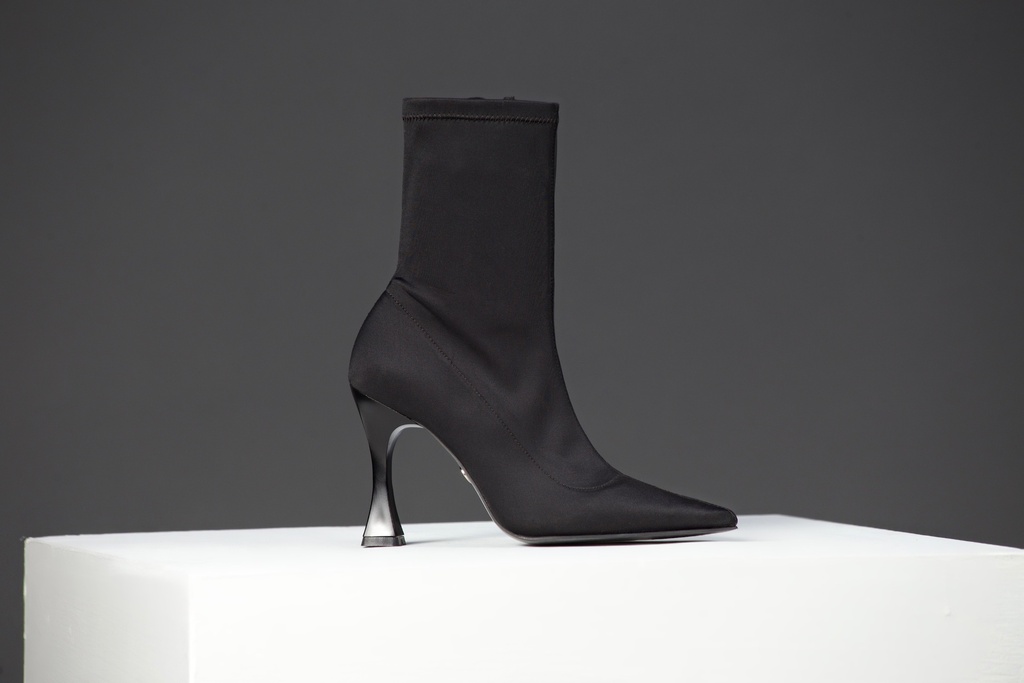 VICTORIA 1035 LICRA NEGRA