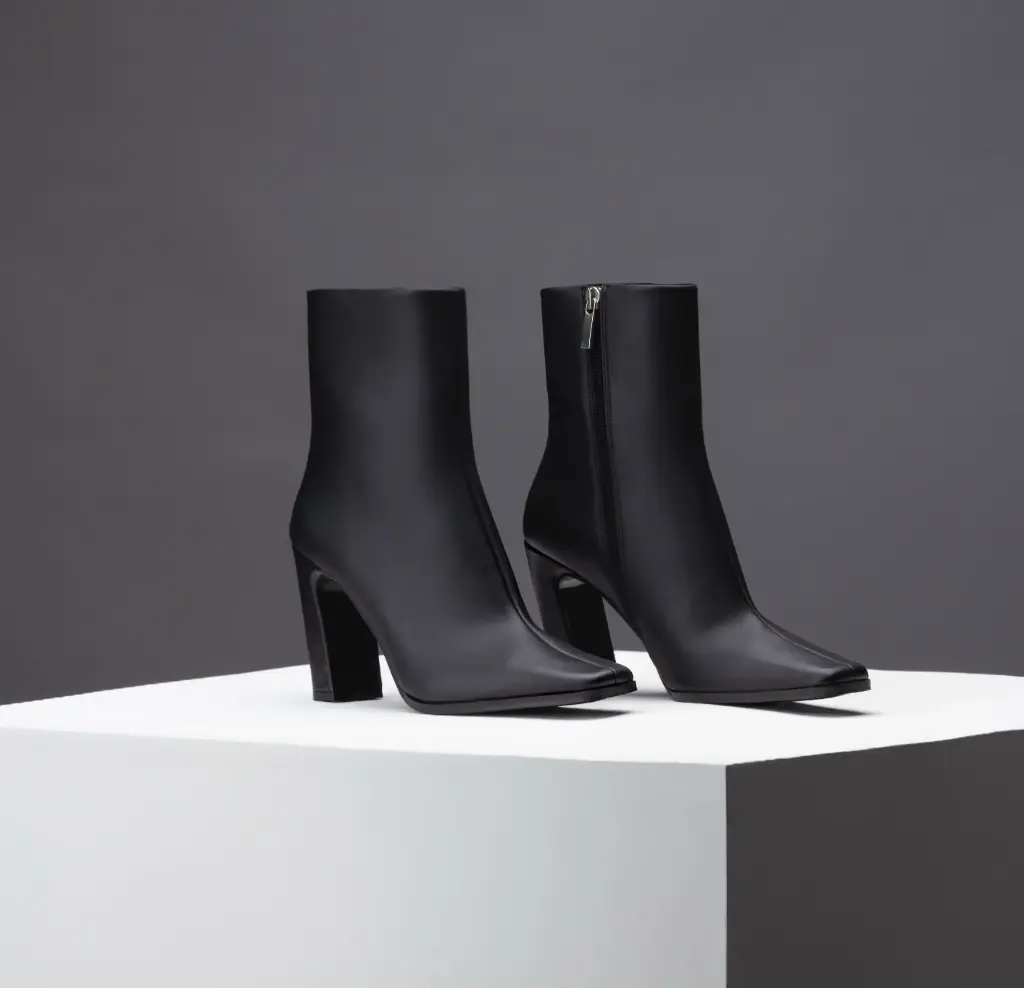 VENETO 1323 PIEL NEGRA